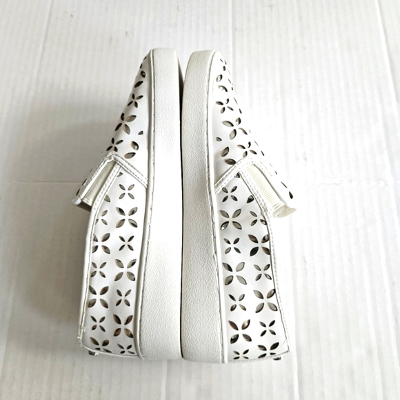 Michael Michael Kors Keaton Slip On Sneakers Size 7 Laser Cut White Silver - Picture 7 of 13